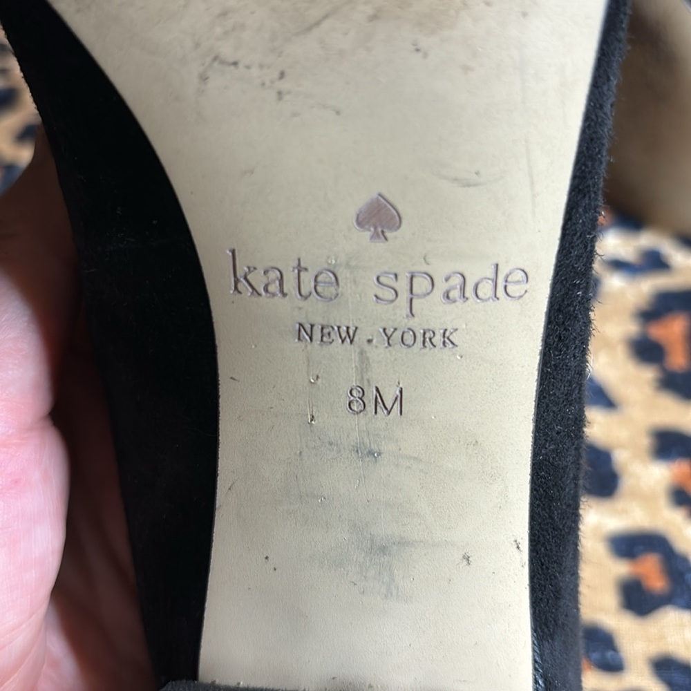 Kate Spade Helena suede heels with gold accent. Size 8 - Picture 6 of 7